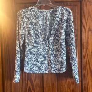 Abercrombie long sleeve, V neck top